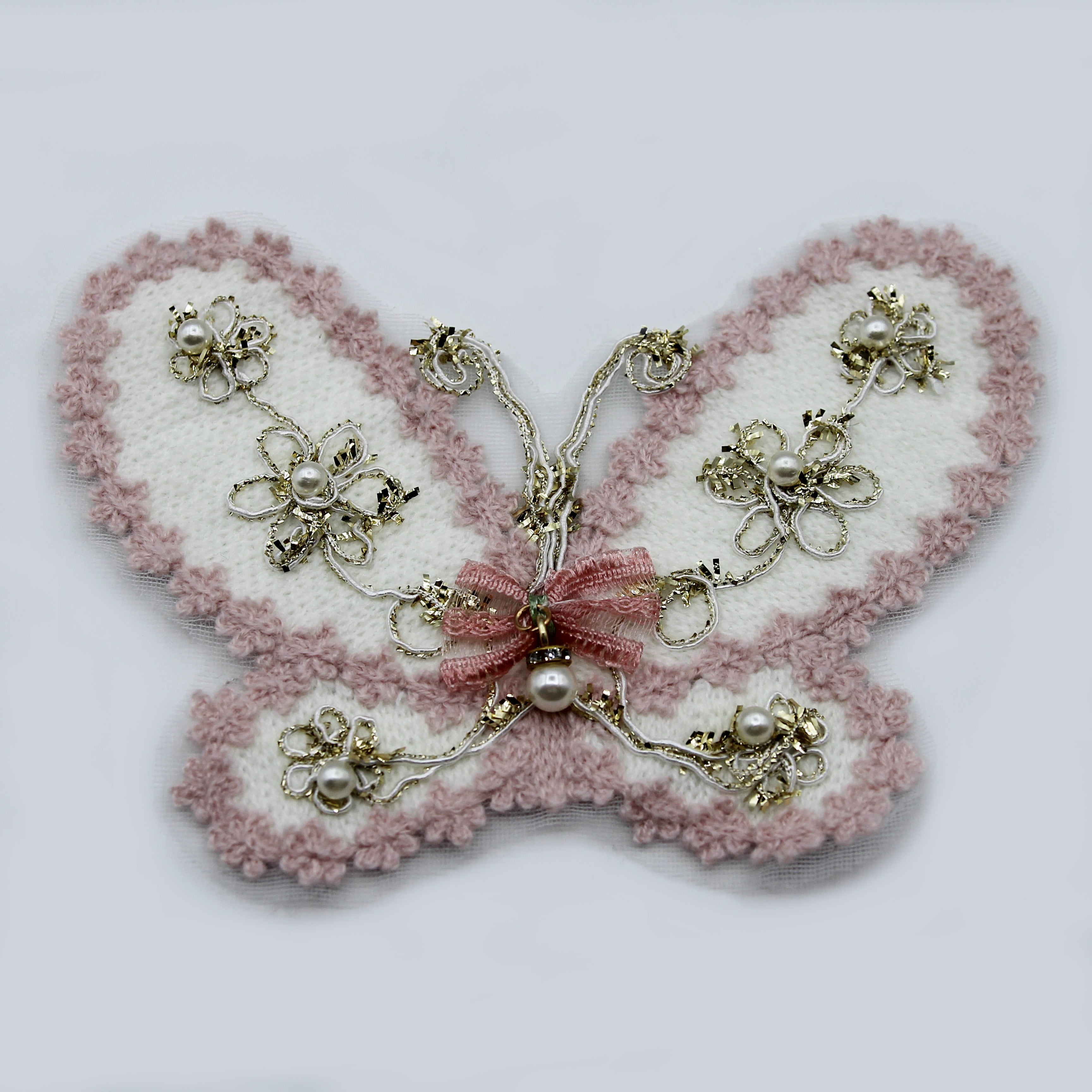 APLIQUE MANUAL MARIPOSA ROSADO CON PERLAS